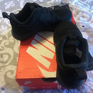 Size 10 Toddler Nike NEW BLACK
